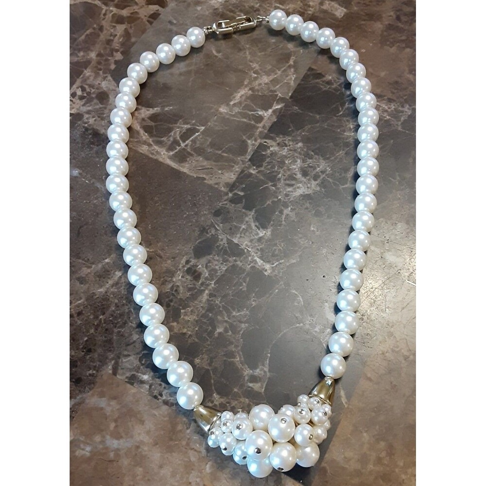 VINTAGE Gold Tone Faux Pearl Cluster Necklace 18" Statement Bib Estate Jewelry